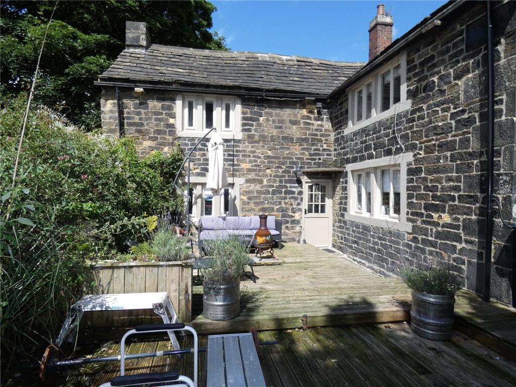 4 bedroom house for sale in Carr Lane, Low Moor, Bradford, BD12