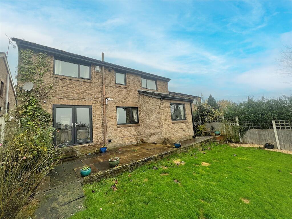 4 bedroom detached house for sale in Wendron Way, Idle, Bradford, BD10