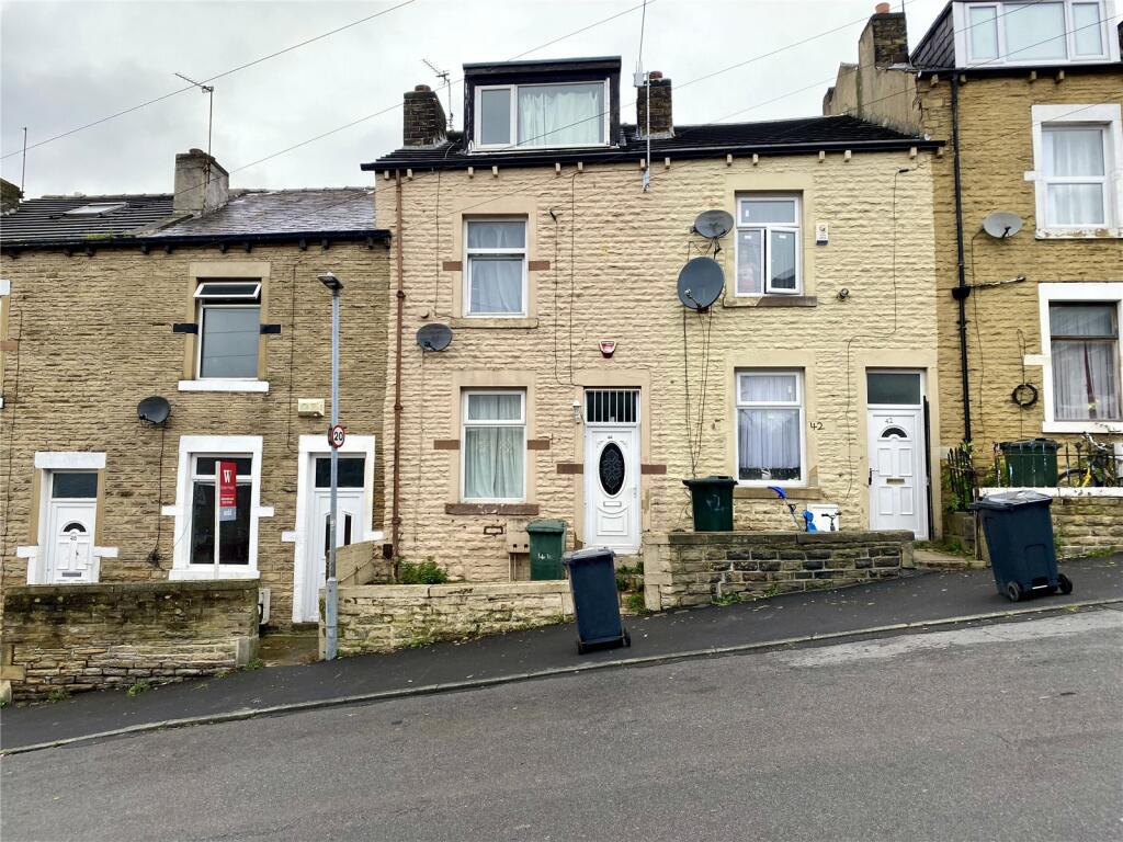 4 bedroom terraced house for sale in Prospect Road, Otley Road