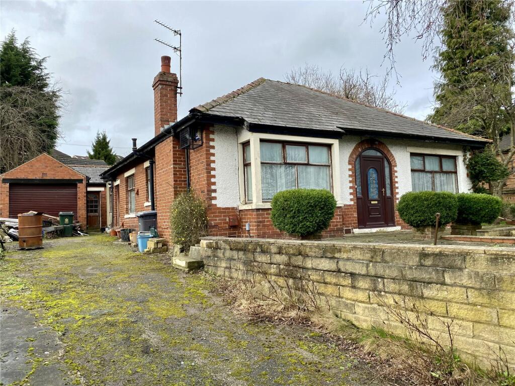 4 bedroom bungalow for sale in Harrogate Road, Bradford, BD10