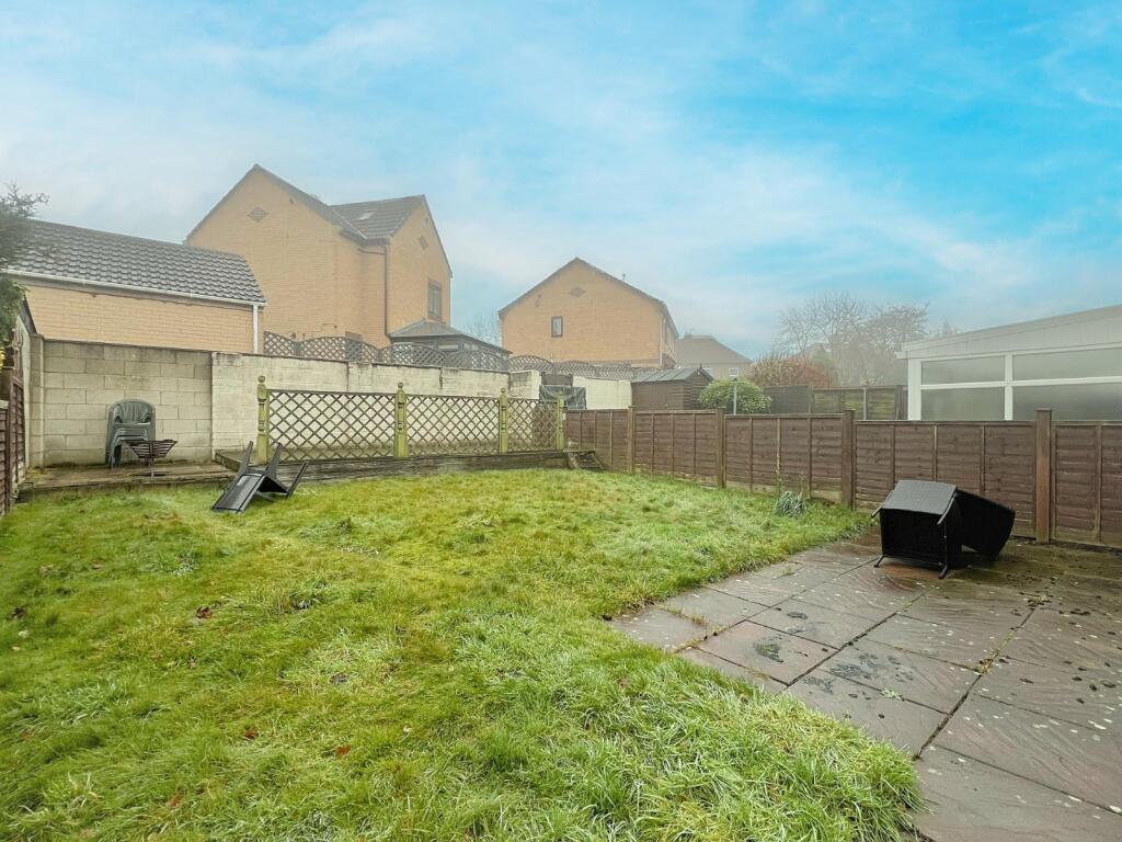 Additional property image - Kings Road, Wrose, Bradford, BD2