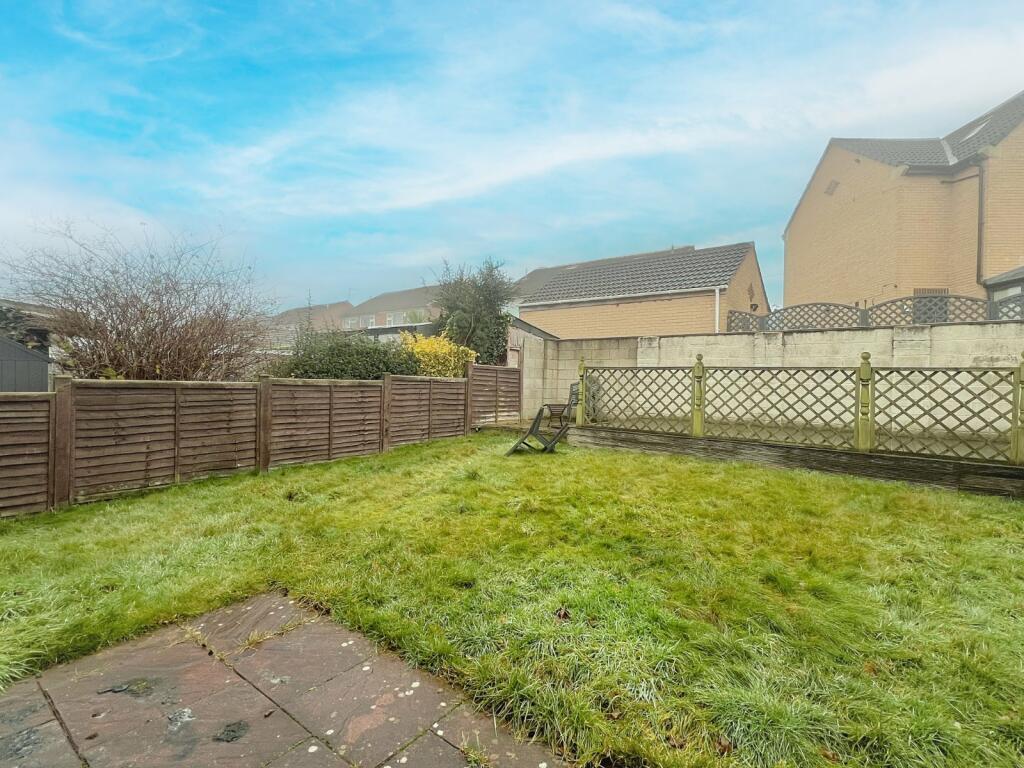 Additional property image - Kings Road, Wrose, Bradford, BD2