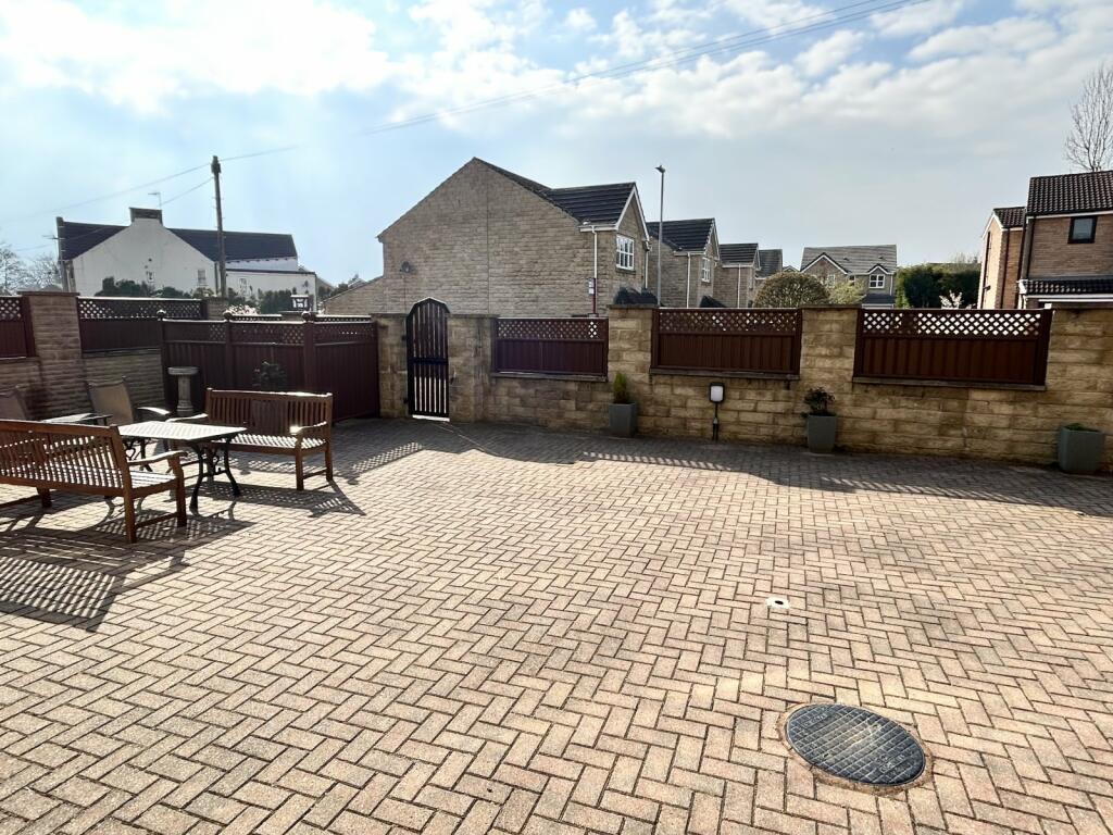 1 bedroom flat for sale in Oxford Road, Gomersal, Cleckheaton, BD19