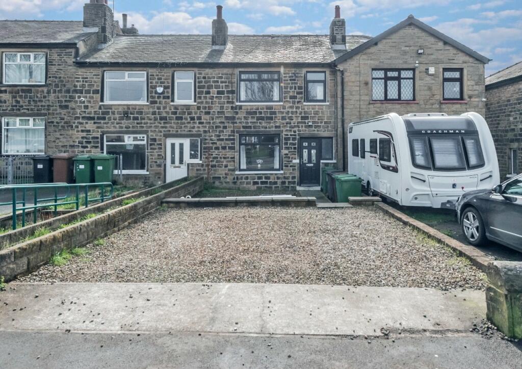 3 bedroom terraced house for sale in Tyersal Road, Tyersal, Bradford, BD4