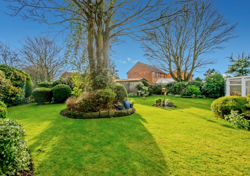 Additional property image - Moorlands Road, Birkenshaw, Bradford, West Yorkshire, BD11