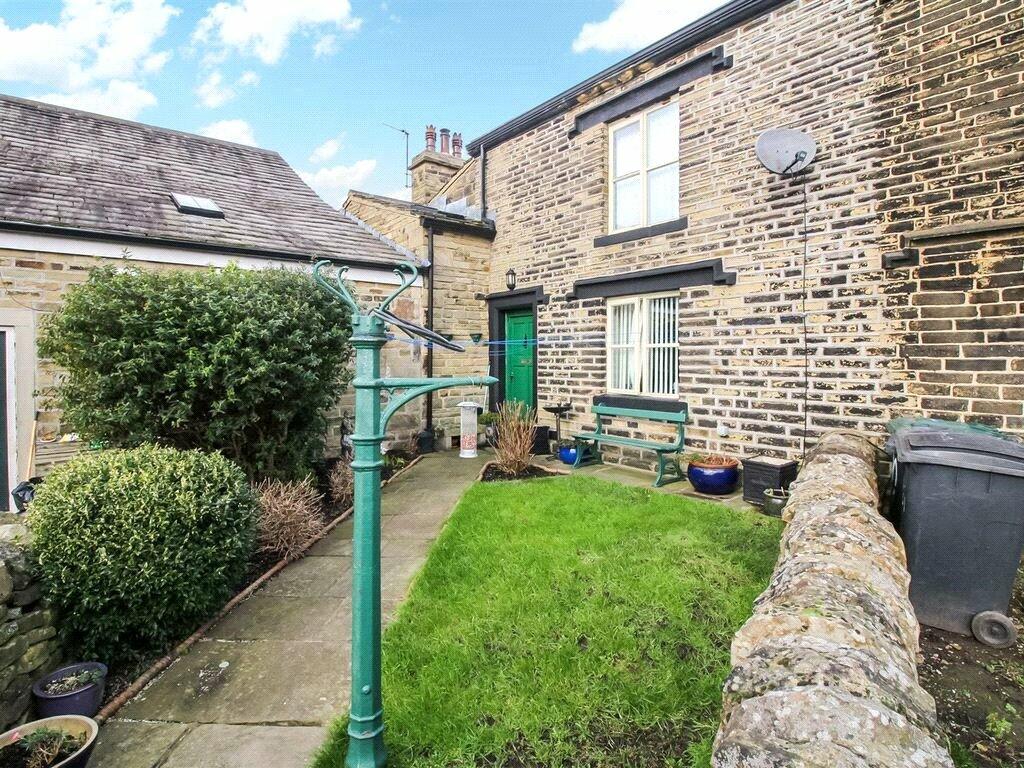 3 bedroom terraced house for sale in Holme Bank, Ned Lane, Tyersal