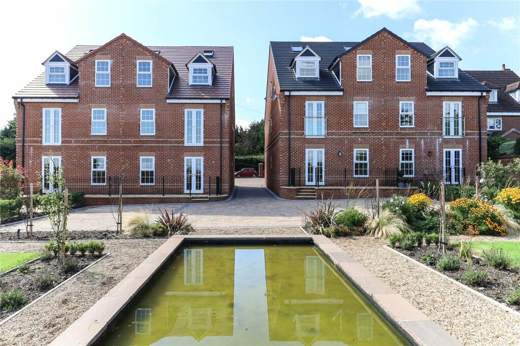 2 bedroom flat for sale in Madison Gardens, Near Hartshead, Liversedge