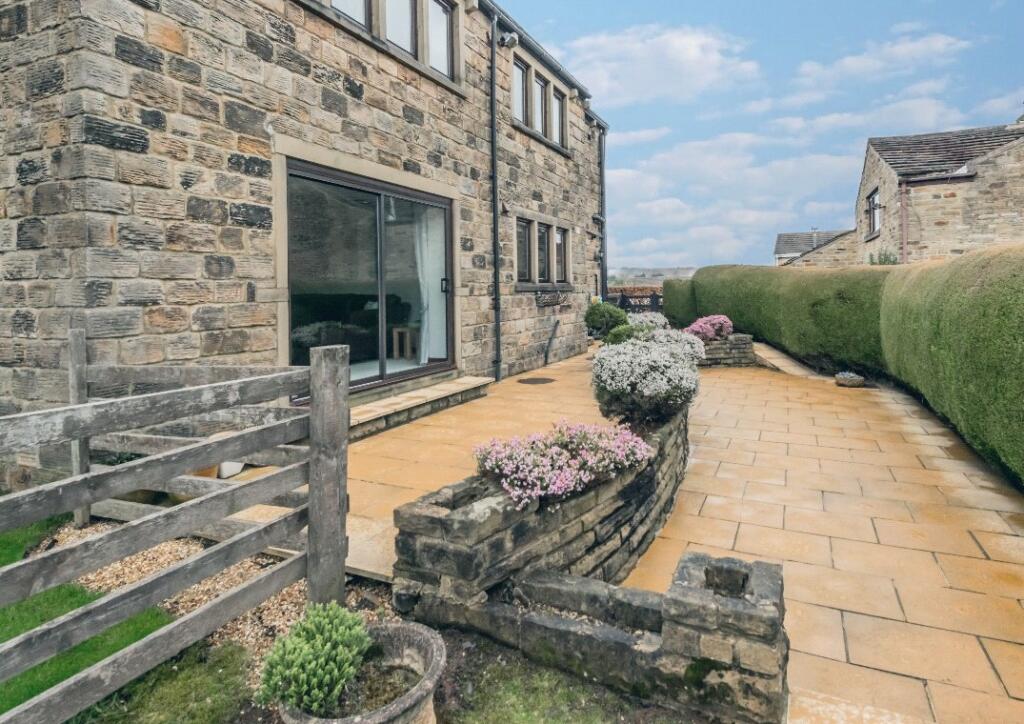 Additional property image - Hatchet Lane, Oakenshaw, Bradford, BD12
