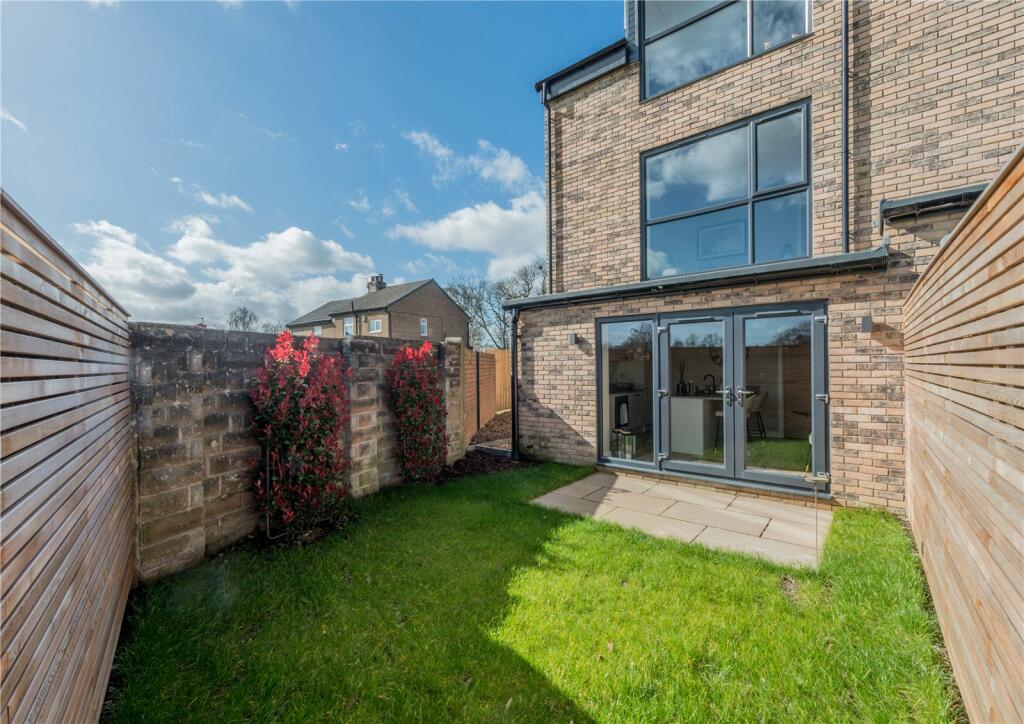 Additional property image - Spen Lane, Gomersal, Cleckheaton, BD19