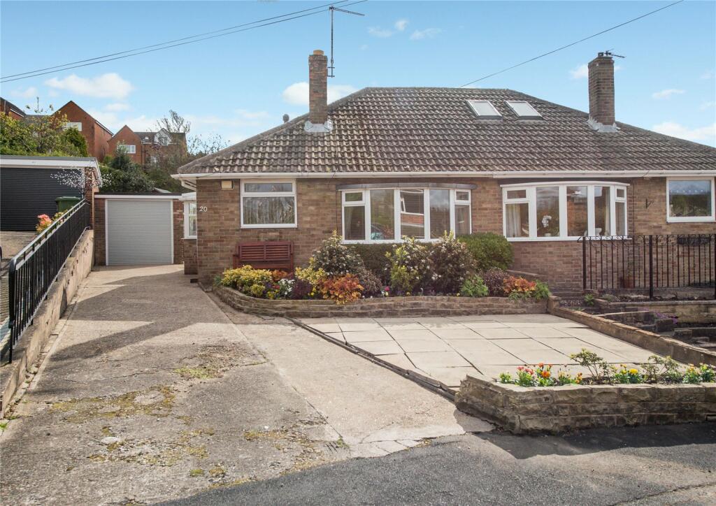 2 bedroom bungalow for sale in Moorside Rise, Cleckheaton, West