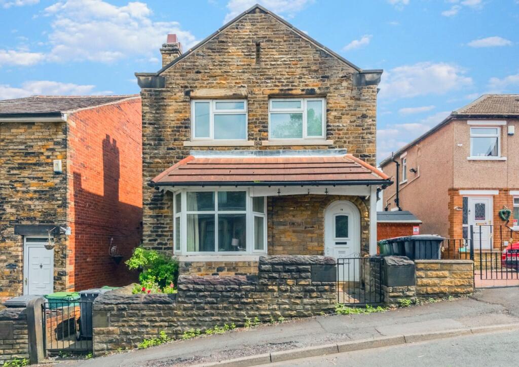 3 bedroom detached house for sale in Wesley Street, Cleckheaton, West