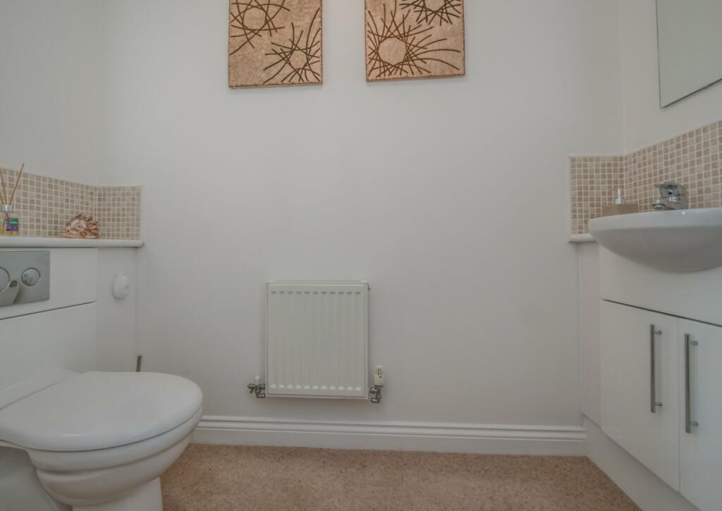 Additional property image - Wadsworth Court, Cleckheaton, BD19