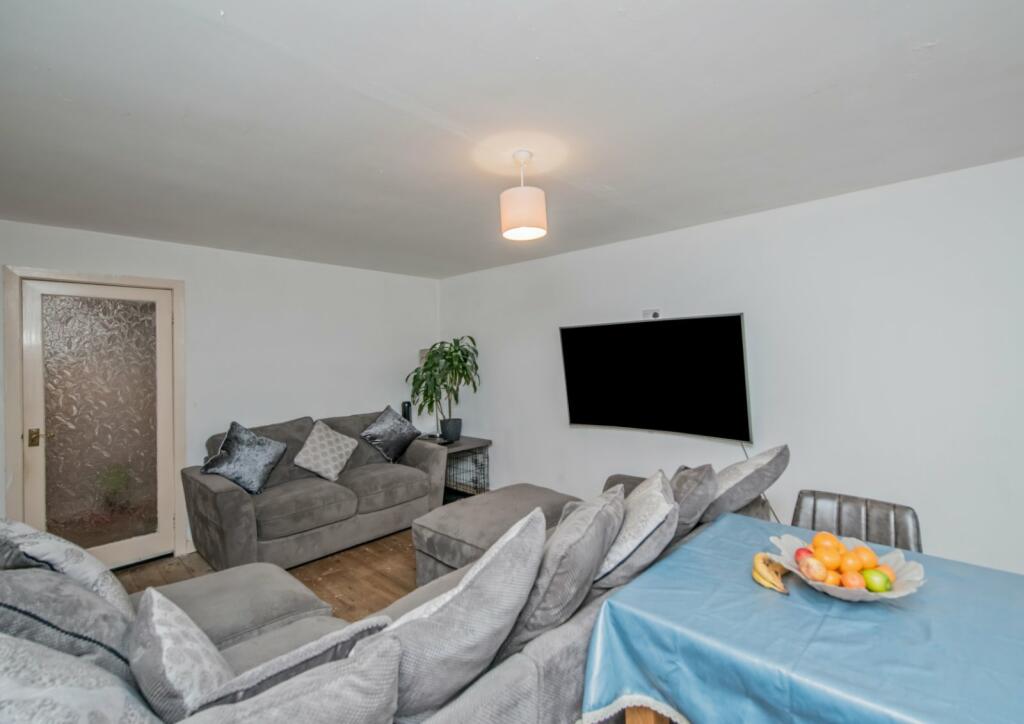 Additional property image - Vine Avenue, Cleckheaton, West Yorkshire, BD19