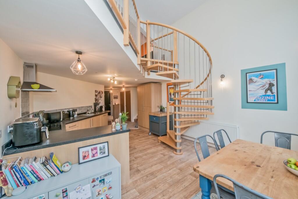 Additional property image - Latham Lane, Gomersal, Cleckheaton, BD19