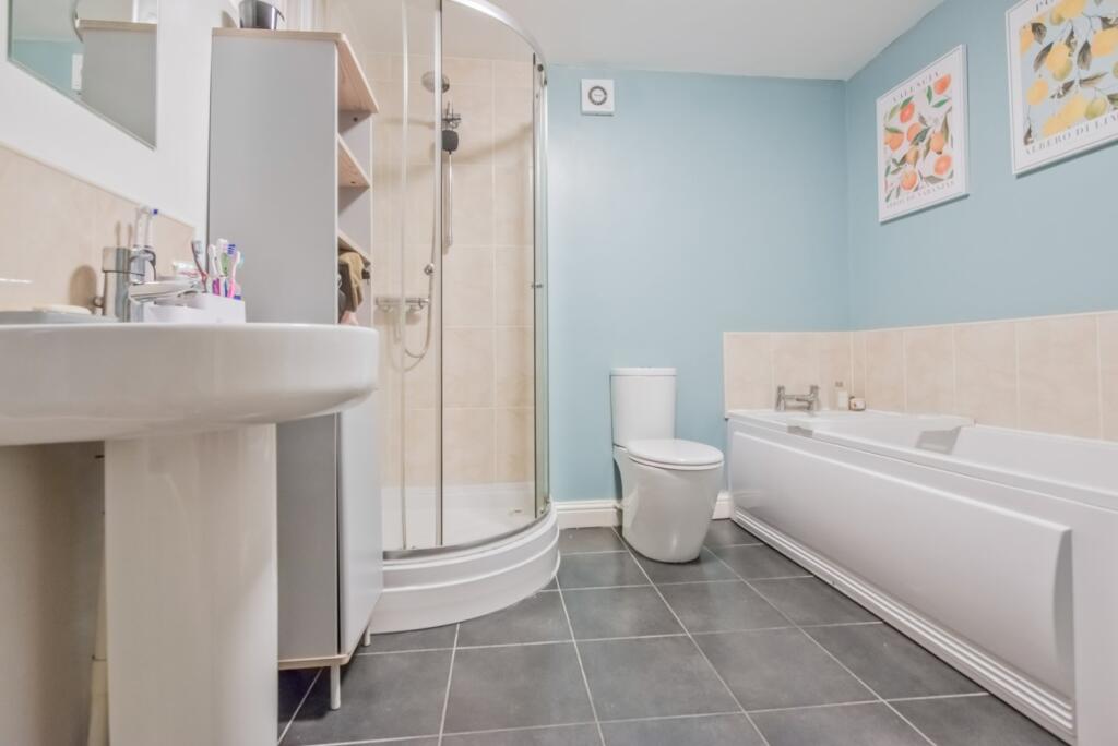 Additional property image - Latham Lane, Gomersal, Cleckheaton, BD19