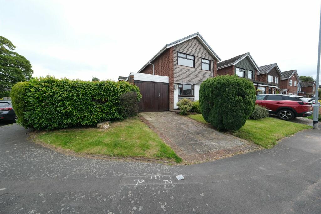 3 bedroom link detached house for sale in Rosebank, Lymm, WA13 0JH, WA13