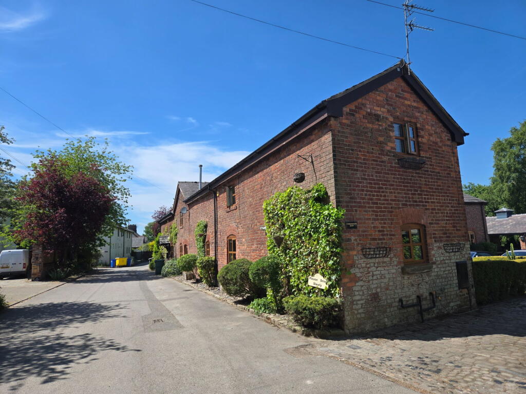 Main image of property: Cobblestone Barn, Booths Lane, Lymm, WA13 0PF