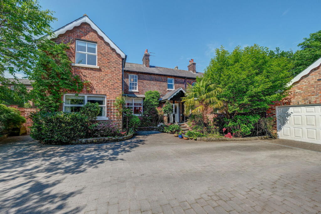 Main image of property: Seyton House, 1, Statham Avenue, Lymm, WA13 9NJ