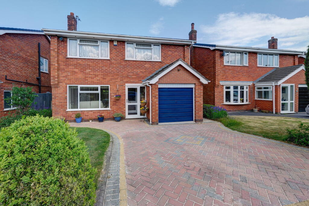 Main image of property: Wychwood Avenue, Lymm WA13 0NE