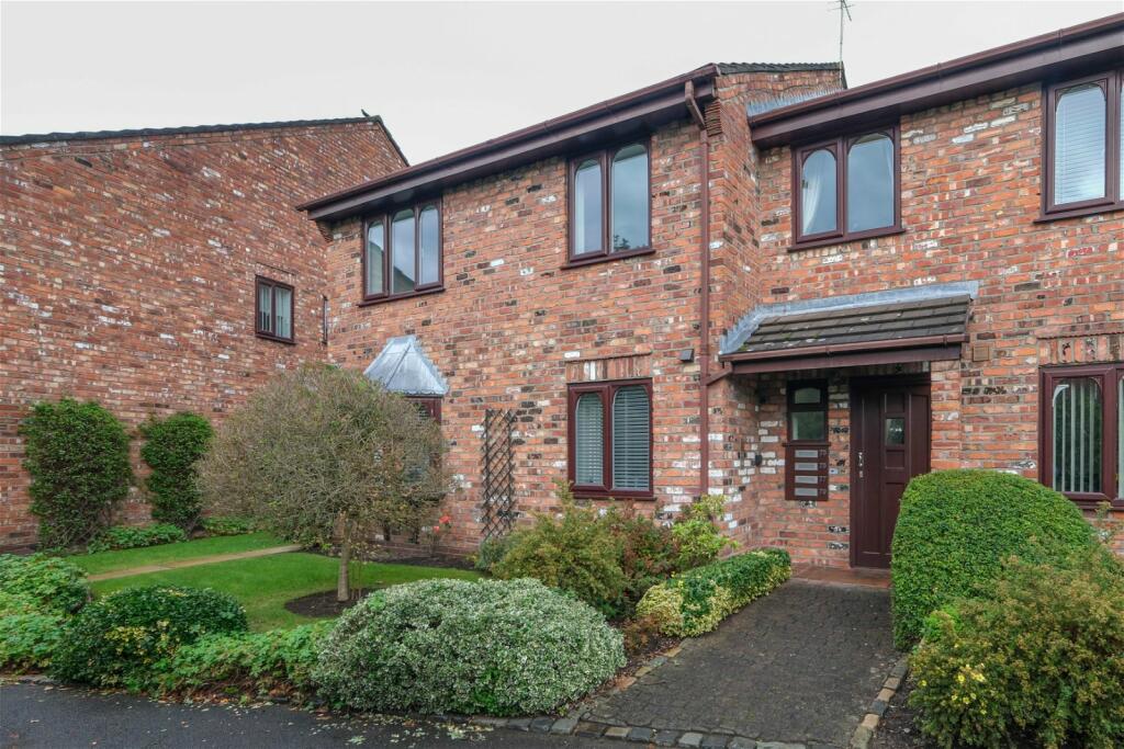 2 bedroom retirement property for sale in Cyril Bell Close, Lymm, WA13