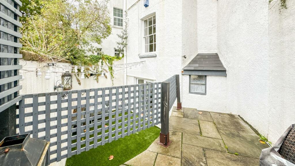 Additional property image - Camden Terrace, Clifton, Bristol, BS8