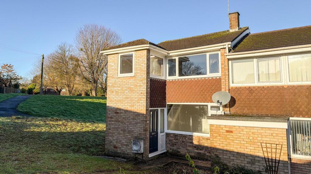 Main image of property: Oaktree Avenue, Pucklechurch, BS16 9TB