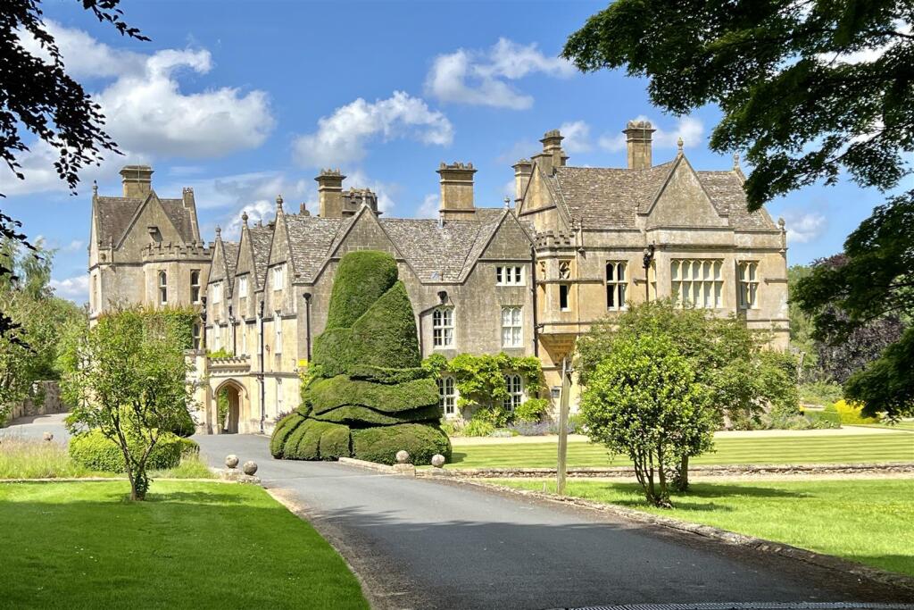 Main image of property: 19 Brockhampton Park, Cheltenham GL54 5SP