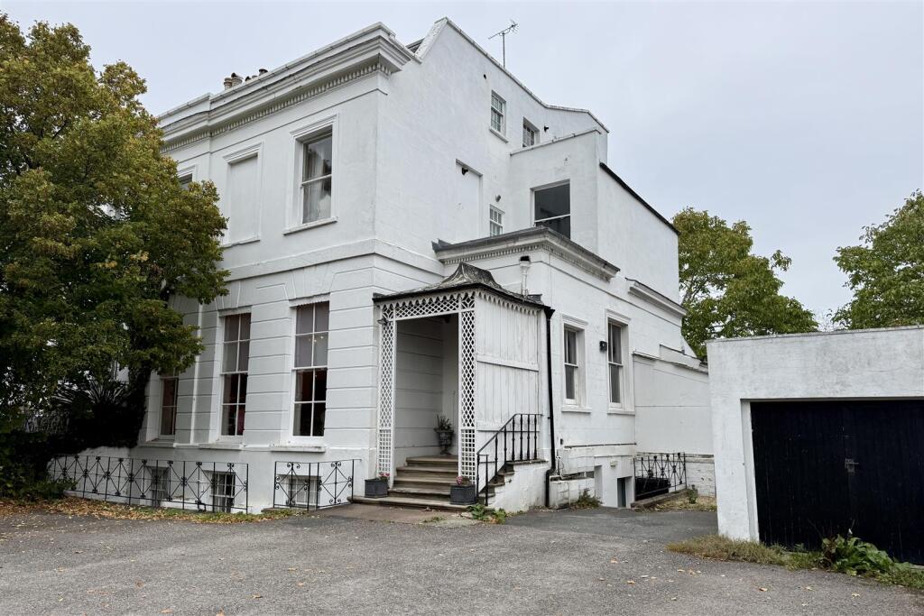 Main image of property: 58 Lansdown Road, Cheltenham