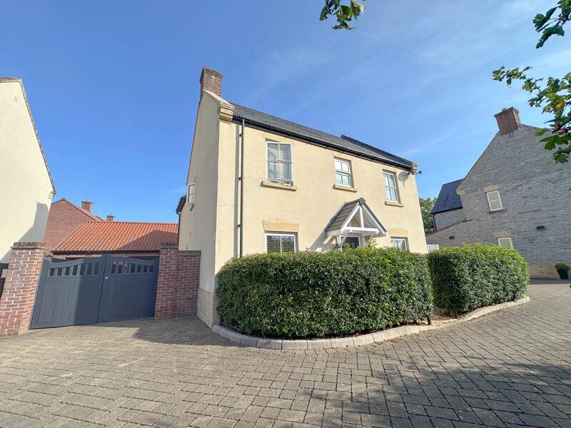 4 bedroom detached house for sale in Bourke Road, Shepton Mallet, BA4