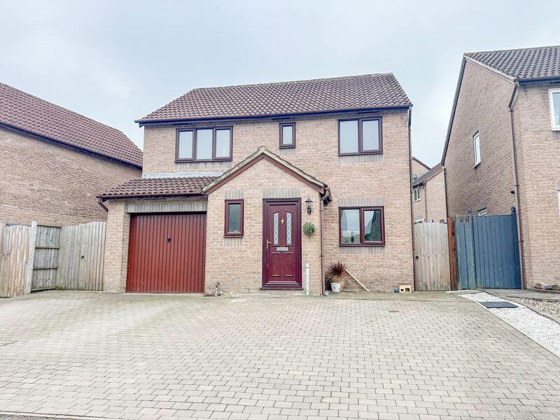 4 bedroom detached house