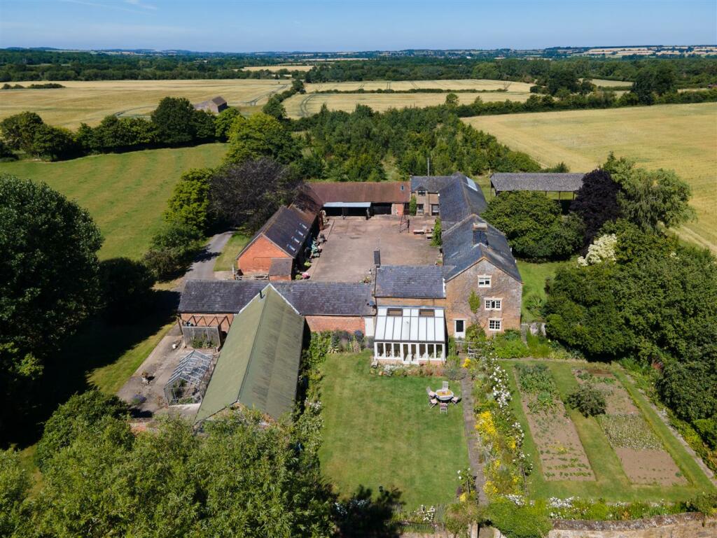 8 bedroom country house for sale in Radway, Warwickshire, CV35