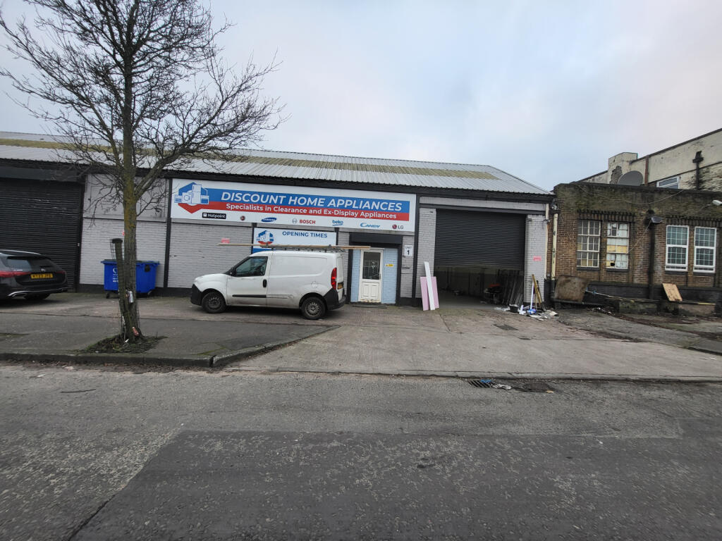Light industrial facility for rent in Milton Road, Stretford