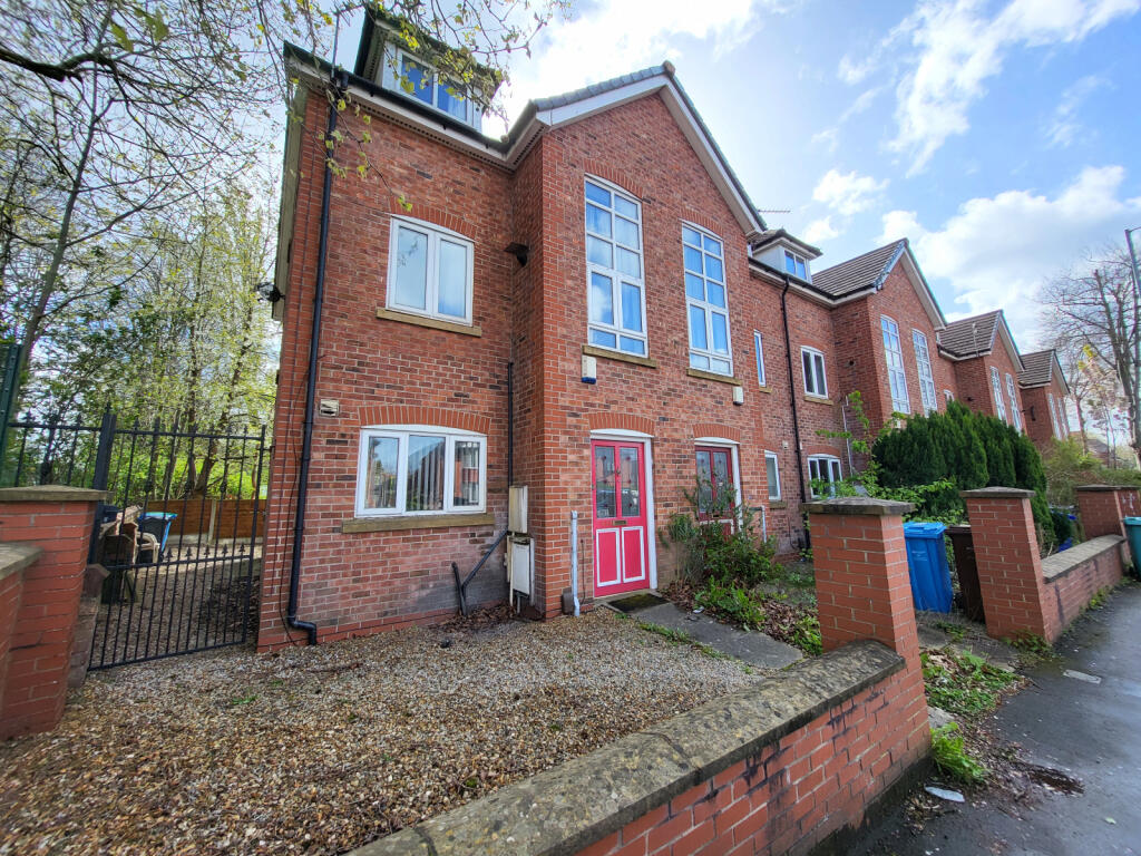 3 bedroom town house for sale in Wilbraham Road, Manchester. M16 8GL.., M16