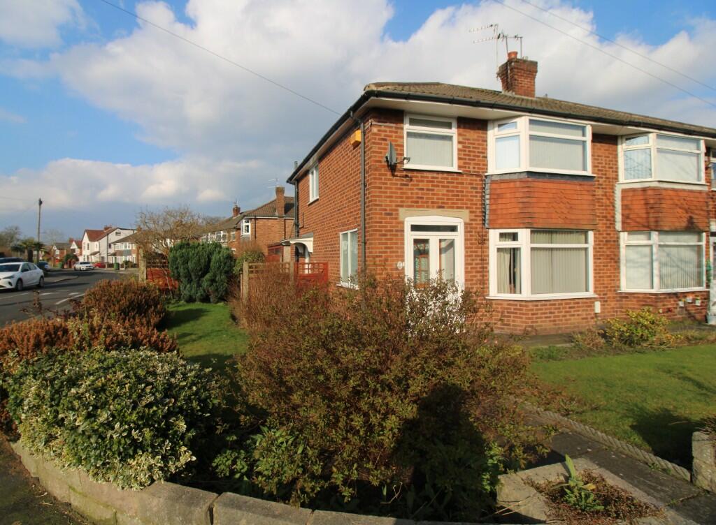 3 bedroom semidetached house for sale in Queensway, Heald Green
