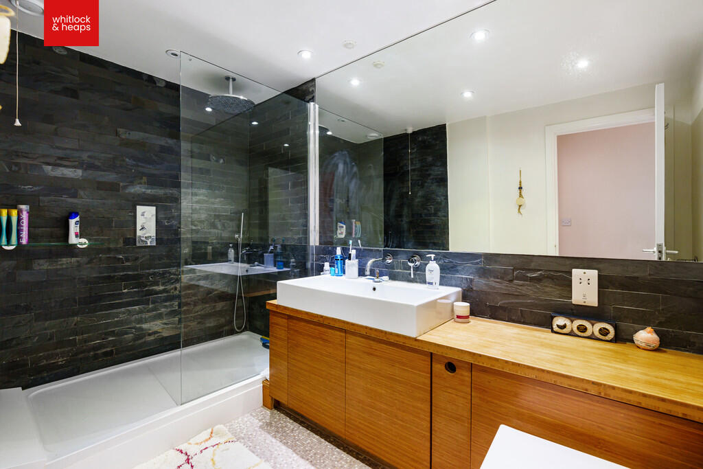 Additional property image - Bedford Towers, Brighton