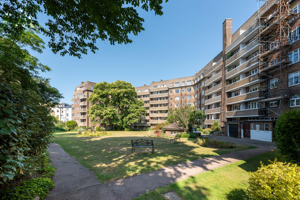 3 bedroom flat for sale in Wick Hall, Furze Hill, Hove, BN3