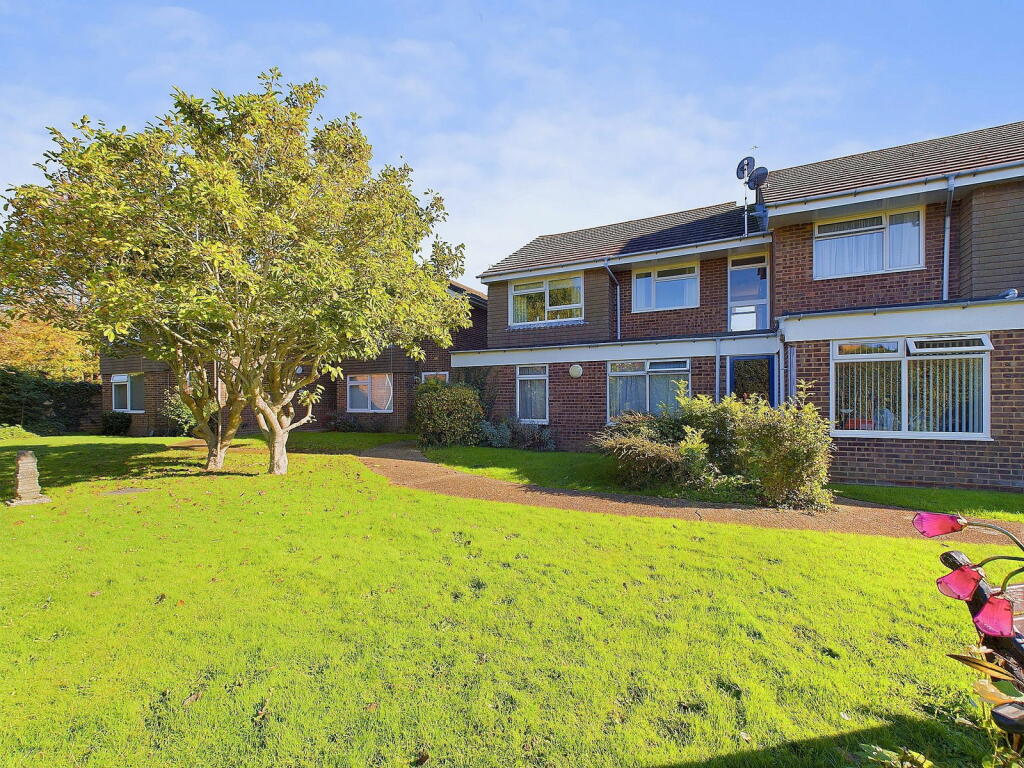 Main image of property: Crabtree Lane, Lancing, BN15 9NG