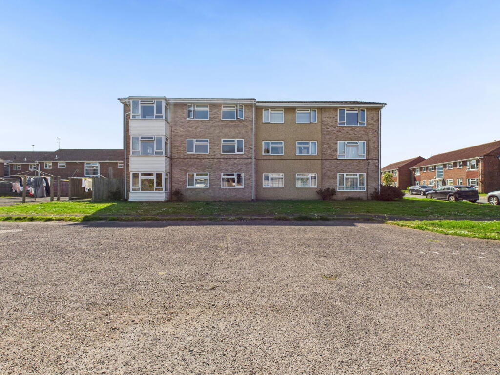 Main image of property: Beachcroft Place, Lancing, BN15 8JN