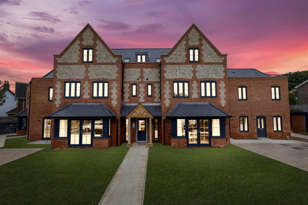 Main image of property: Sompting, Lancing, BN15 0AP