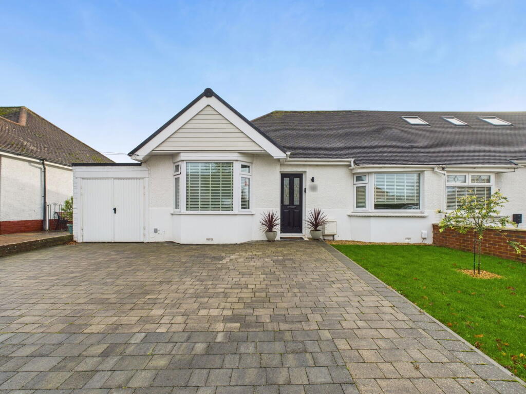 Main image of property: Upper Boundstone Lane, Lancing, BN15 9QX