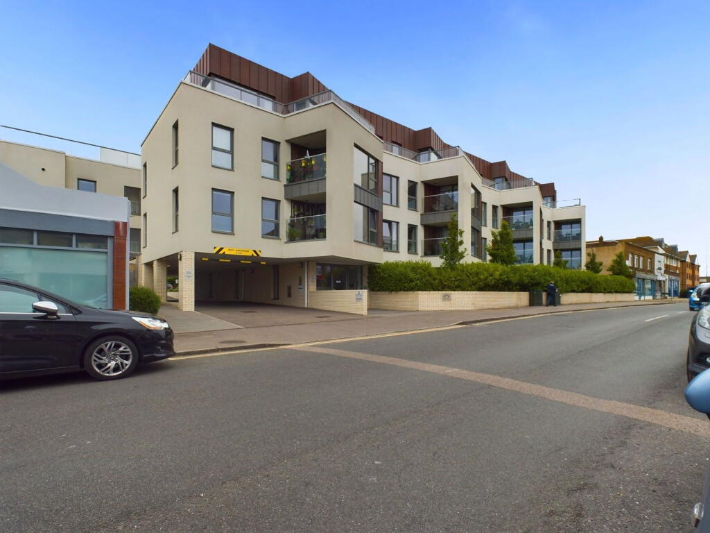 Main image of property: Sunbeam Apartments, 164 South Street, BN15 8FA