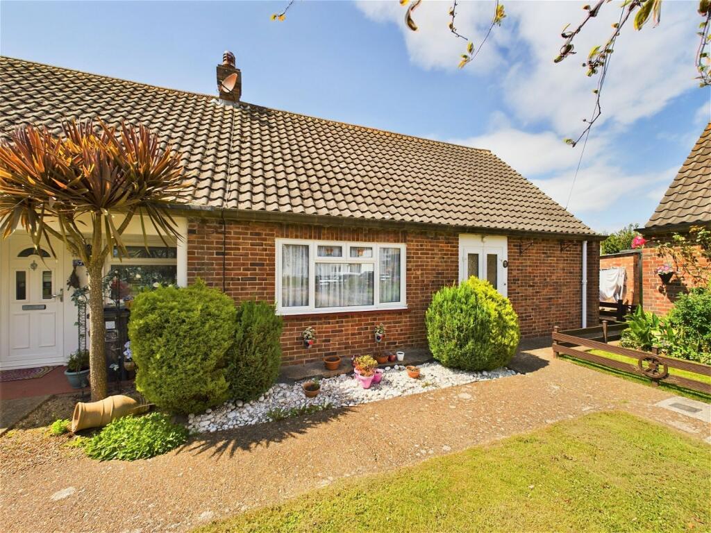 2 bedroom terraced bungalow for sale in Williams Road, Shoreham by Sea