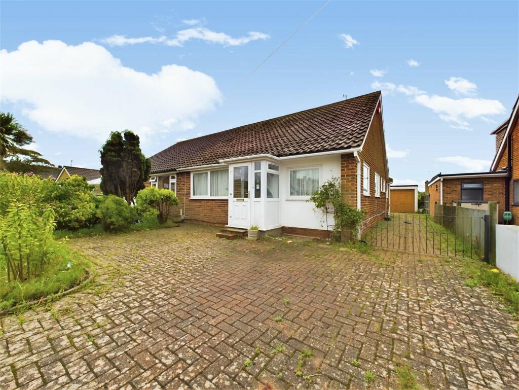 3 bedroom semidetached bungalow for sale in Hammy Way, Shoreham by Sea