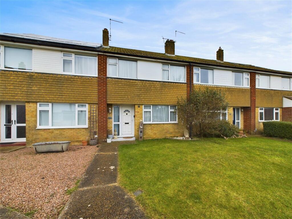 3 bedroom terraced house for sale in Chiltern Close, Shoreham by Sea, BN43