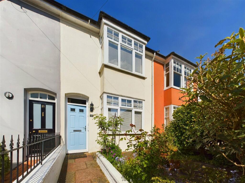 3 bedroom terraced house for sale in Queens Place, Shoreham by Sea, BN43