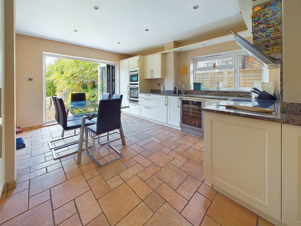 Additional property image - Windlesham Gardens, Shoreham-by-sea, West Sussex, BN43 5AD