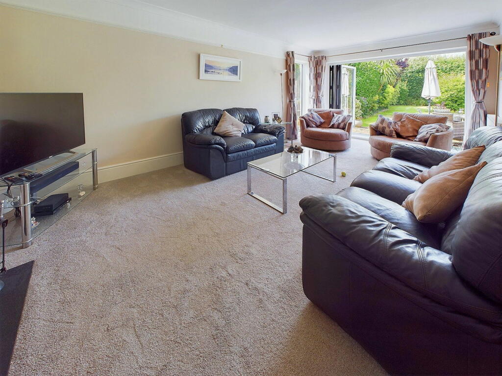 Additional property image - Windlesham Gardens, Shoreham-by-sea, West Sussex, BN43 5AD