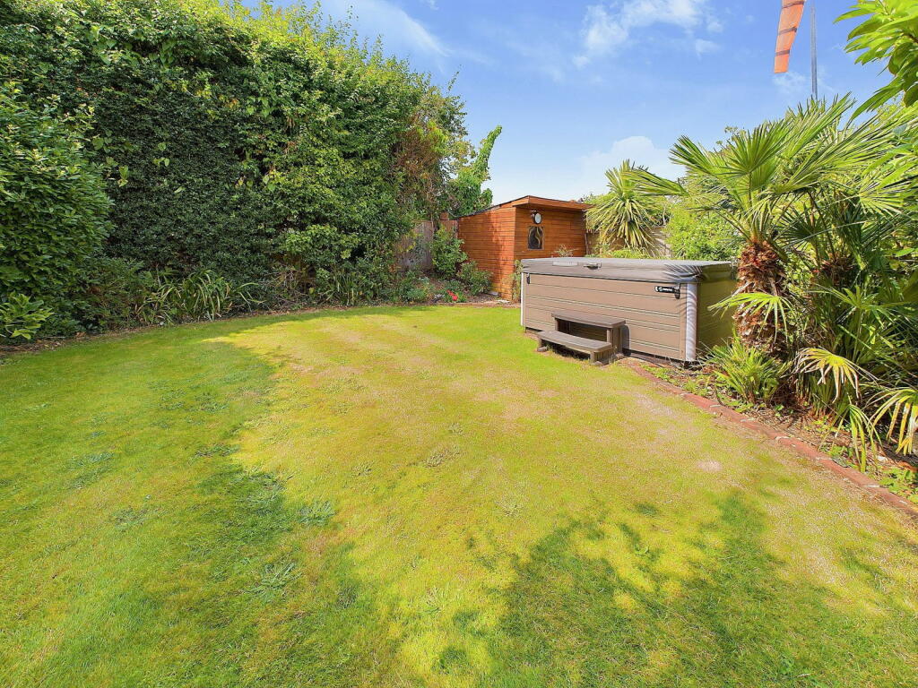 Additional property image - Windlesham Gardens, Shoreham-by-sea, West Sussex, BN43 5AD