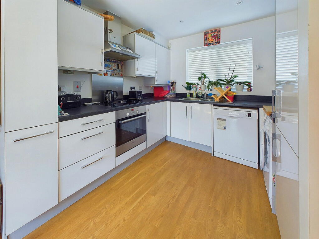 Additional property image - Rainbow Square, Shoreham by Sea