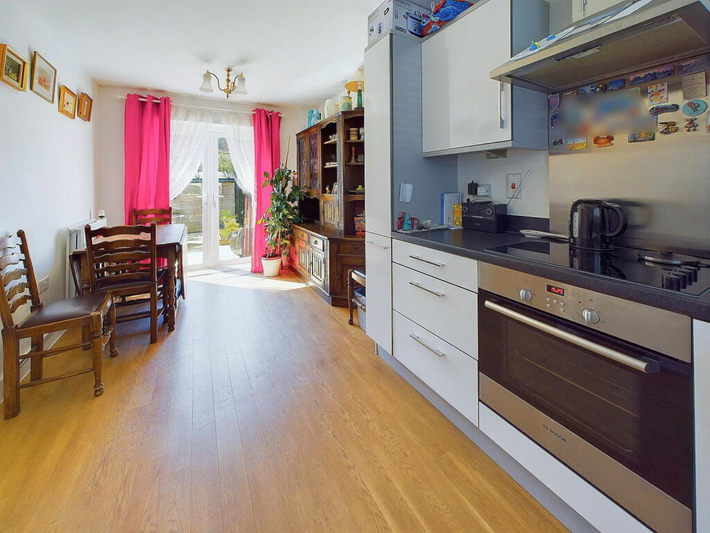 Additional property image - Rainbow Square, Shoreham by Sea